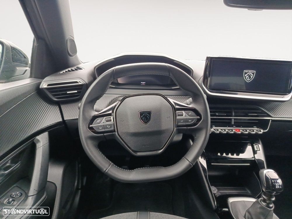 Peugeot 2008 1.2 PureTech Allure - 12