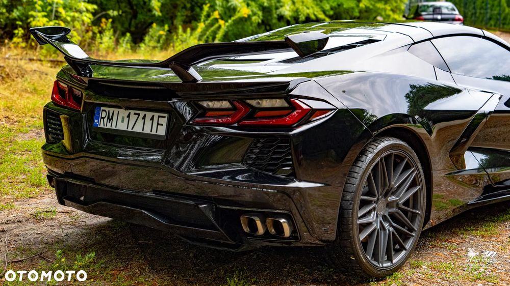 Chevrolet Corvette - 16