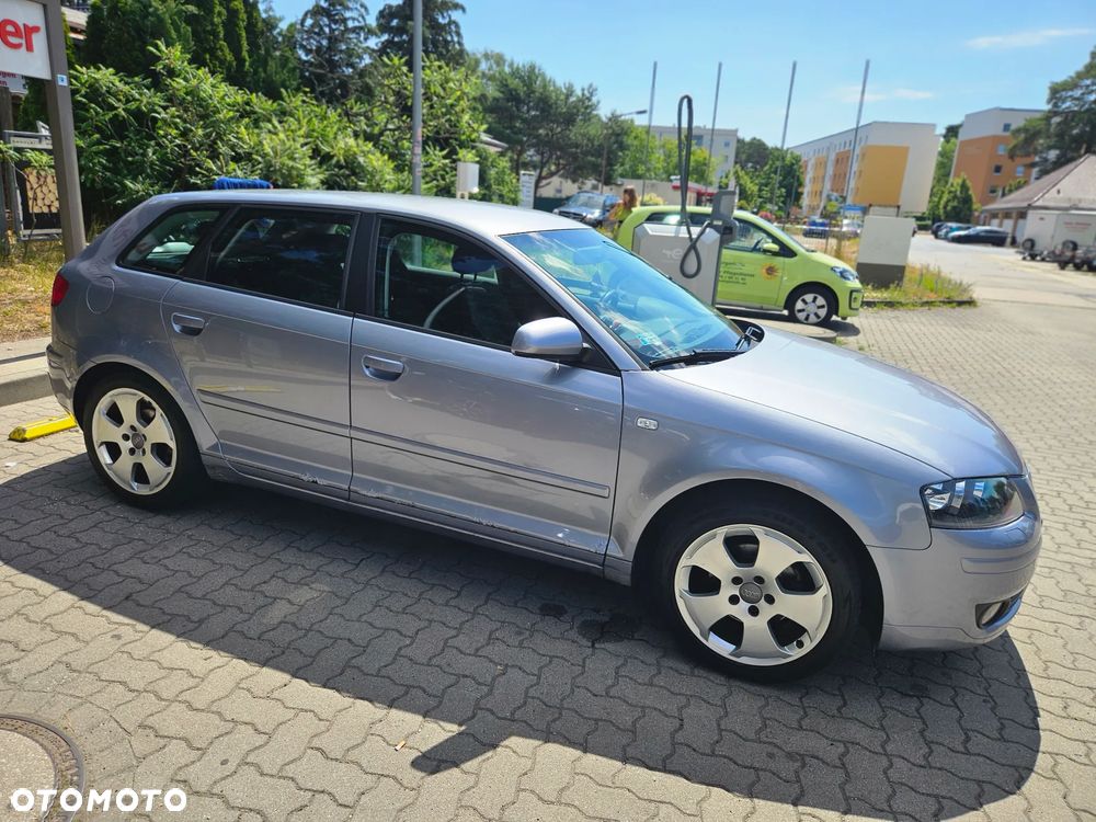 Audi A3 Sportback 1.6 FSI Ambiente - 4