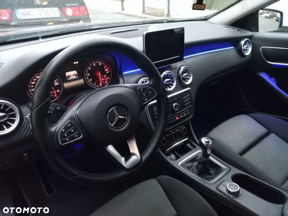 Mercedes-Benz Klasa A 180 BlueEFFICIENCY Edition - 9