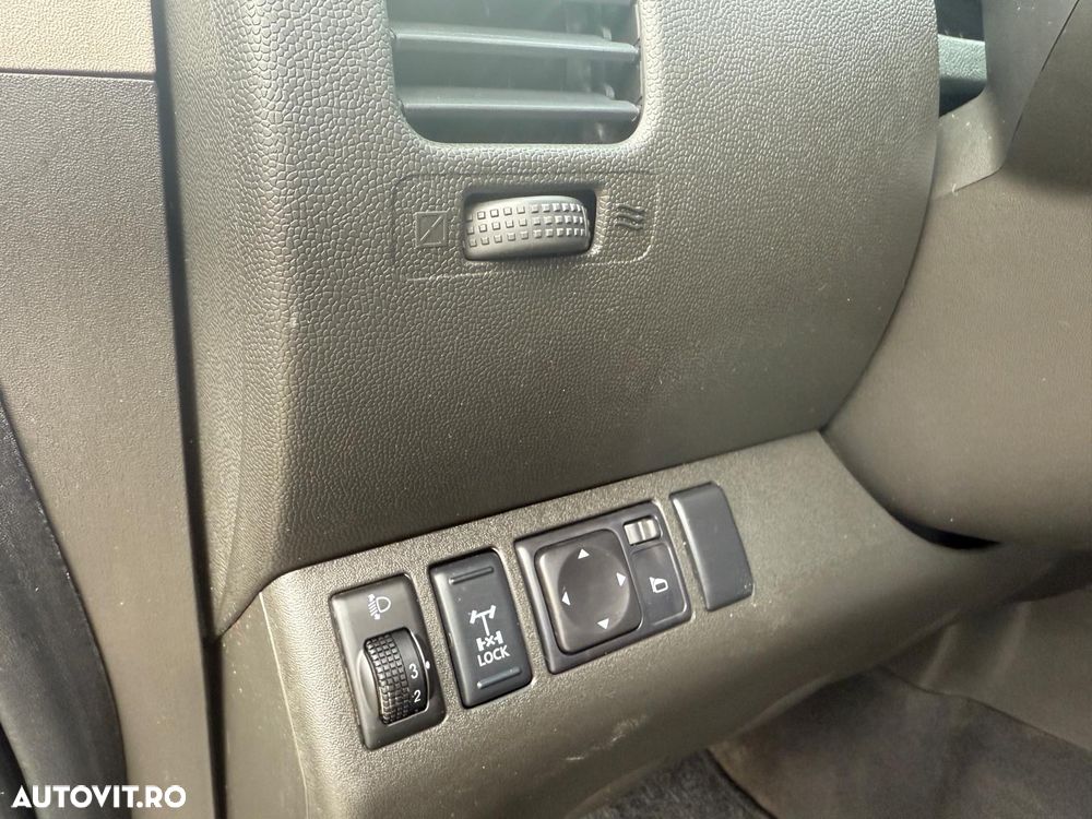 Nissan Navara 2.5 dCi DPF 4X4 Double Cab LE - 18