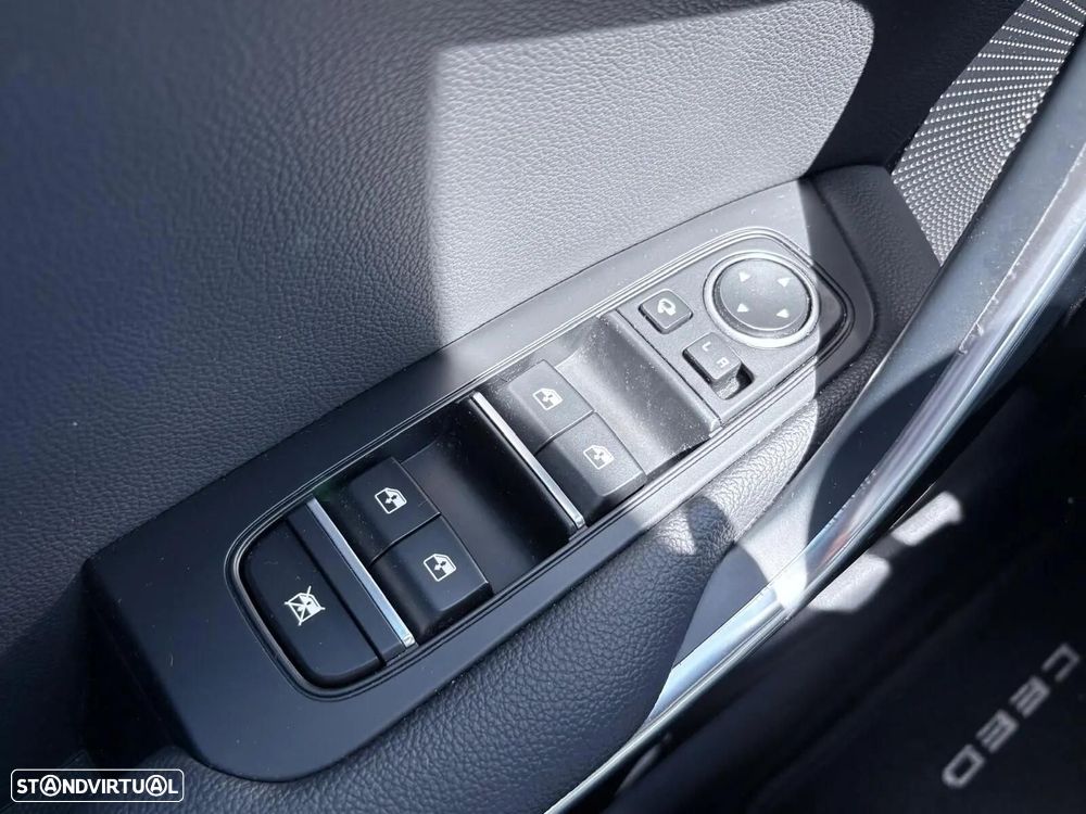 Kia Ceed SW 1.4 T-GDI Drive+SRF 7DCT - 37