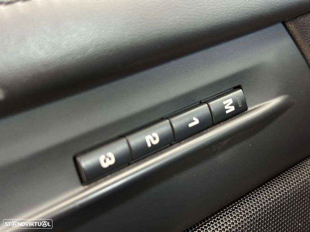 Land Rover Range Rover Evoque P250 R-Dynamic HSE - 32