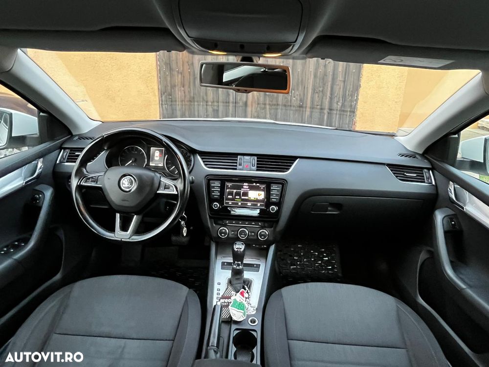 Skoda Octavia 2.0 TDI 4x4 DSG Style - 6