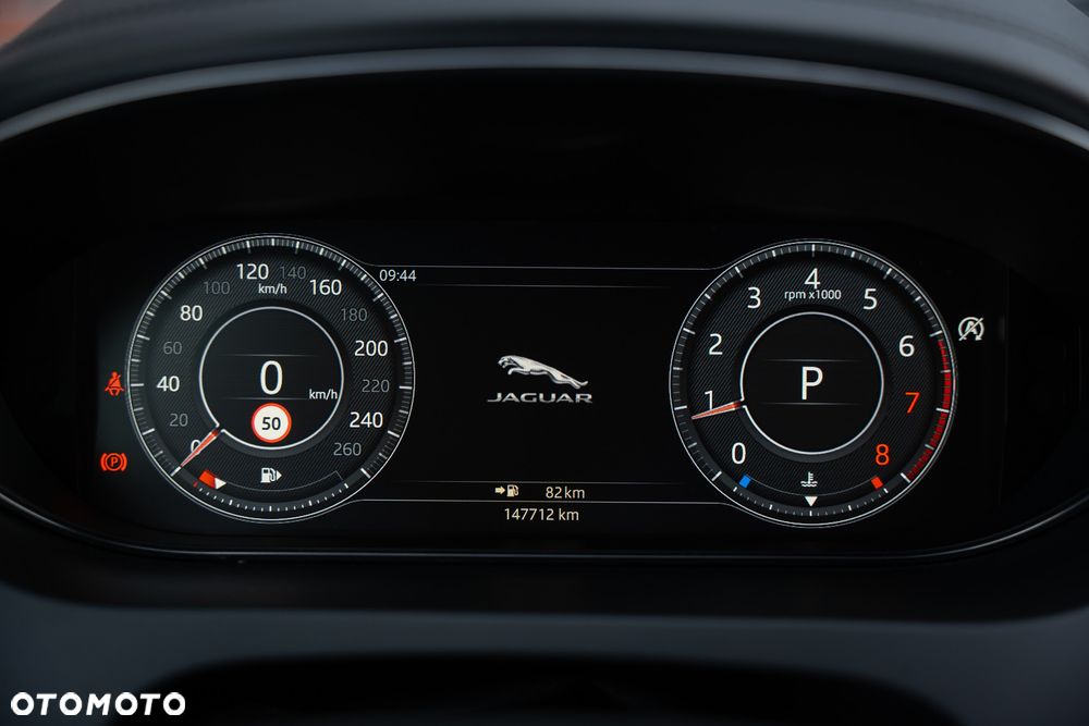 Jaguar E-Pace P200 AWD - 38