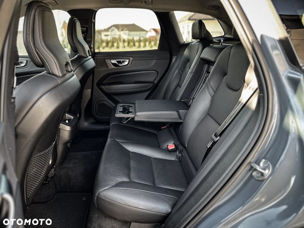 Volvo XC 60 B4 D AWD Core - 19