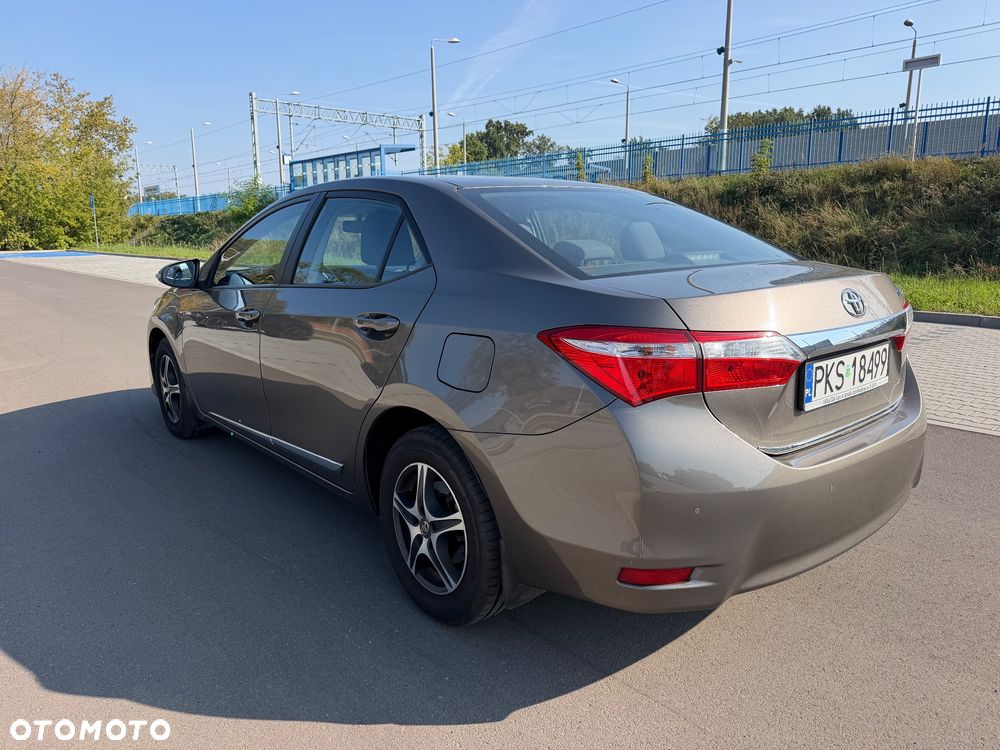 Toyota Corolla - 4