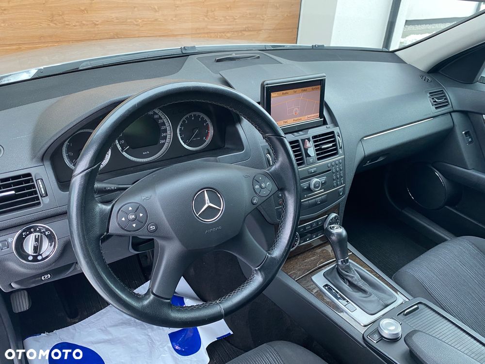Mercedes-Benz Klasa C 180 Kompressor Automatik BlueEFFICIENCY Avantgarde - 32