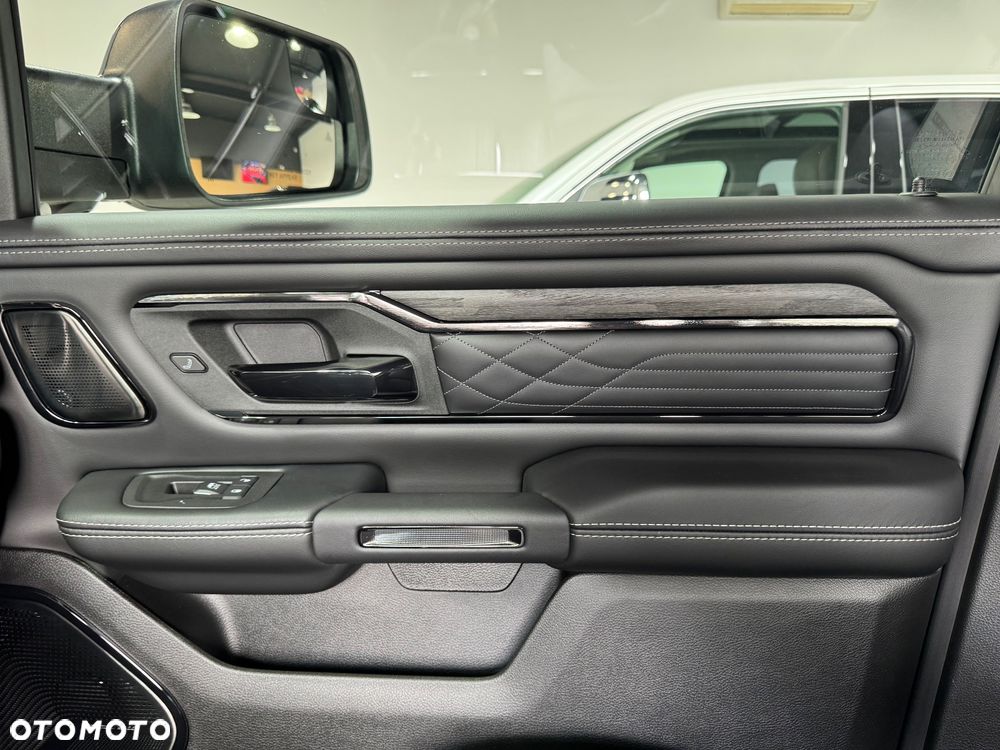 Dodge RAM 5.7 4x4 - 28