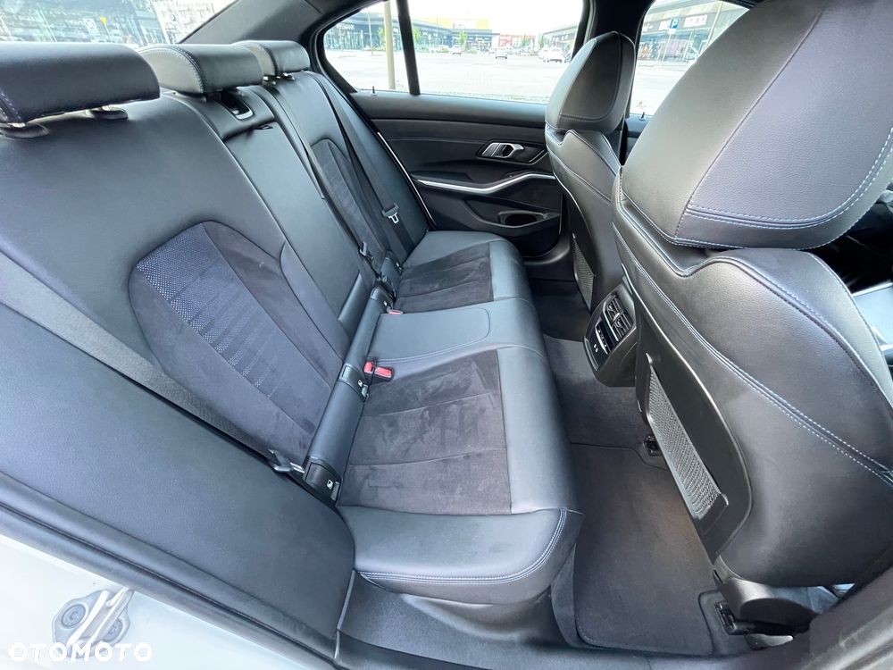 BMW Seria 3 318d mHEV M Sport - 19
