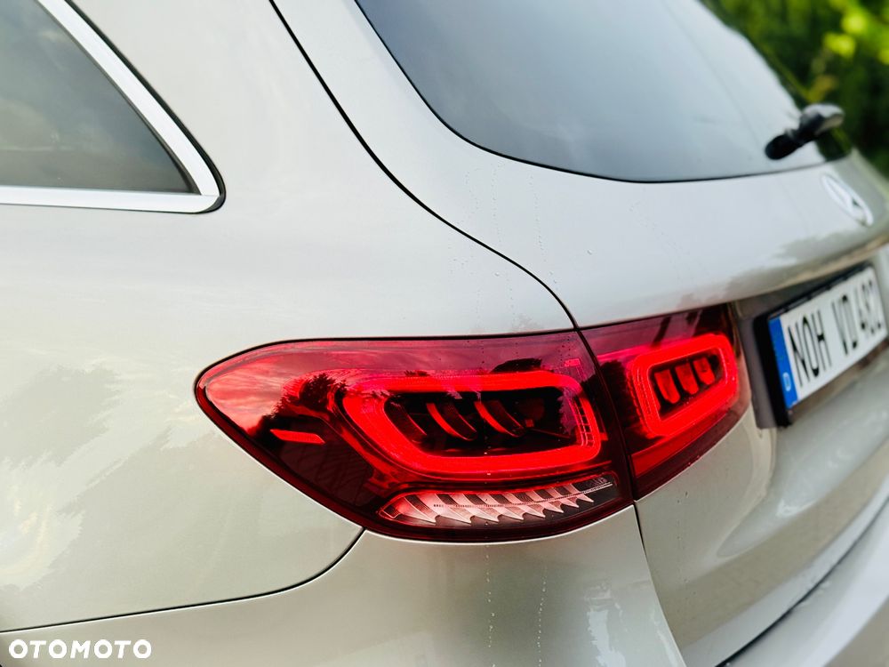 Mercedes-Benz GLC 200 4Matic 9G-TRONIC AMG Line Plus - 37