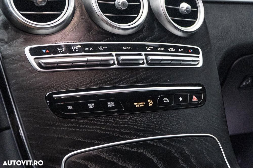 Mercedes-Benz GLC Coupe 300 4Matic 9G-TRONIC AMG Line Plus - 11