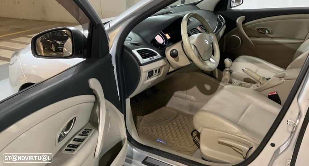 Renault Mégane Sport Tourer 1.5 dCi Dynamique S CO2 Champion - 4