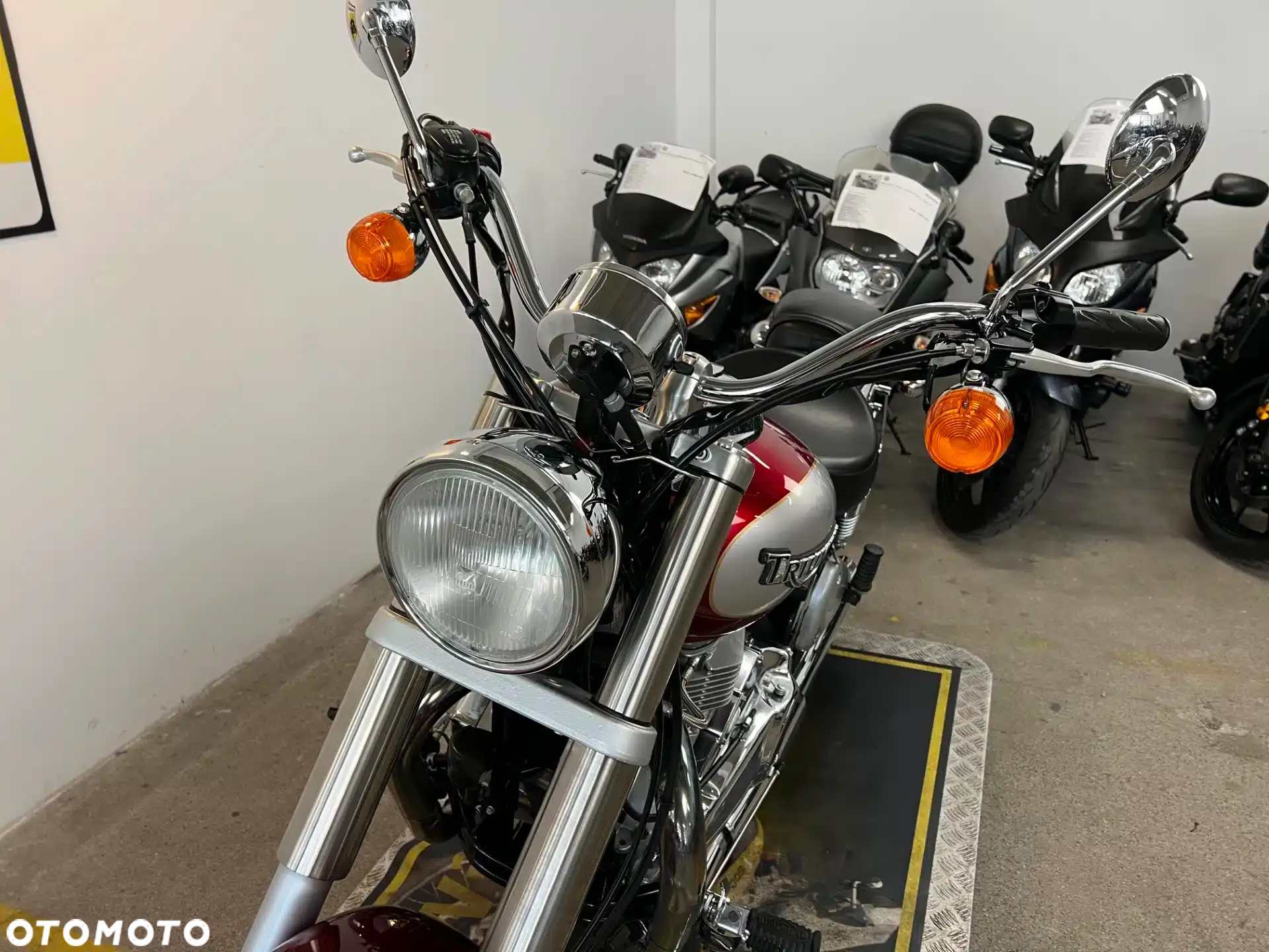 Triumph America - 27