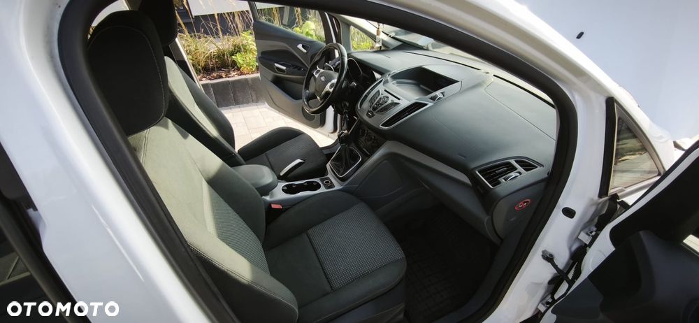 Ford Grand C-MAX - 24