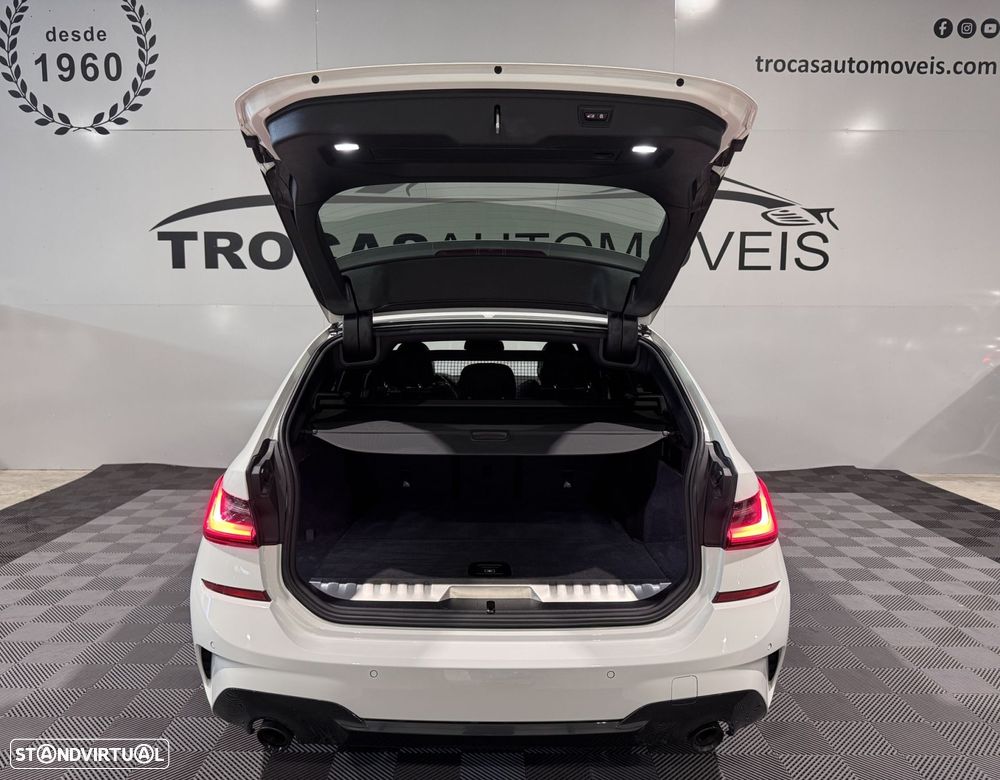 BMW 330 e Touring Pack Desportivo M Auto - 47