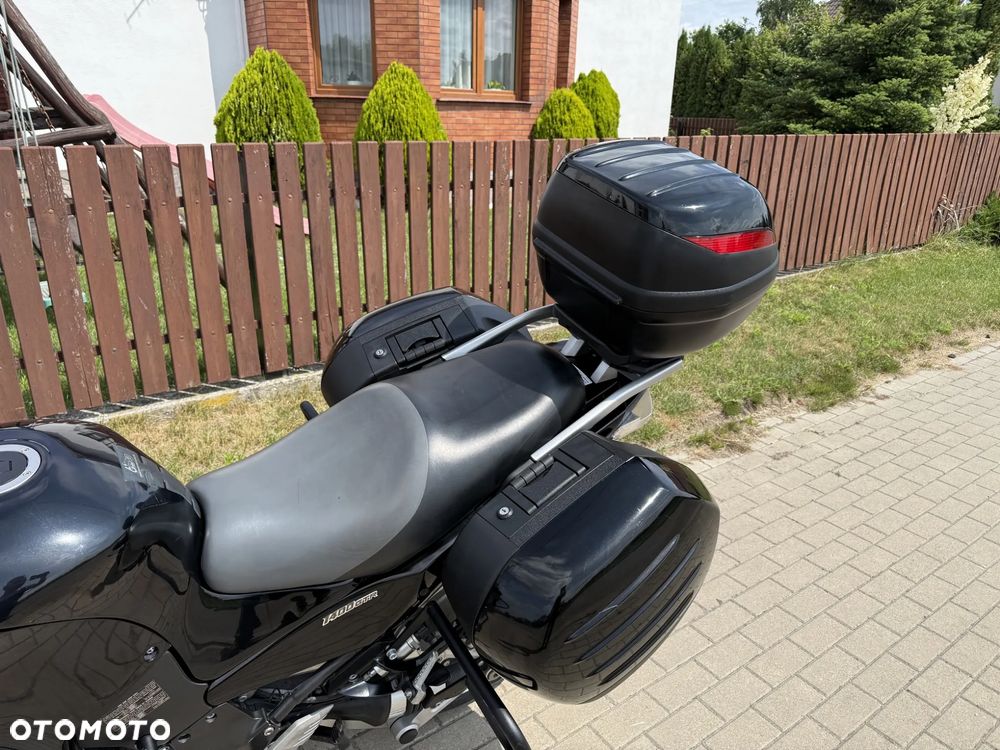 Kawasaki GTR - 14