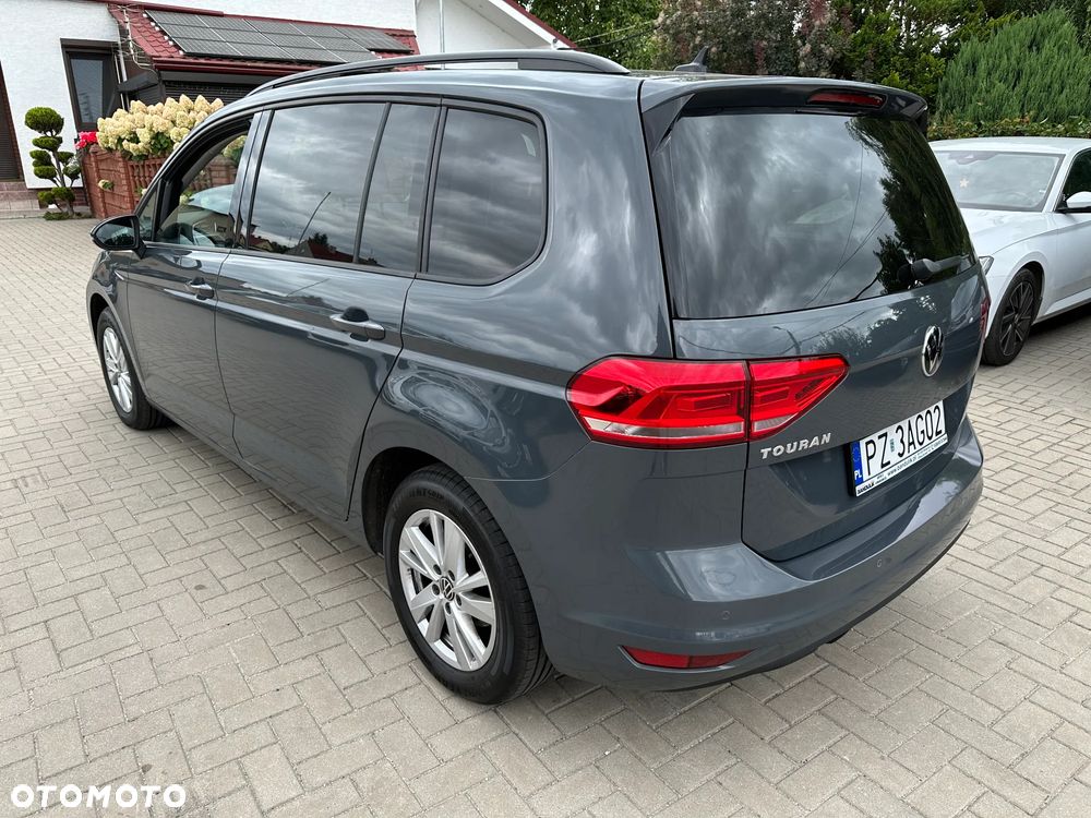 Volkswagen Touran - 4
