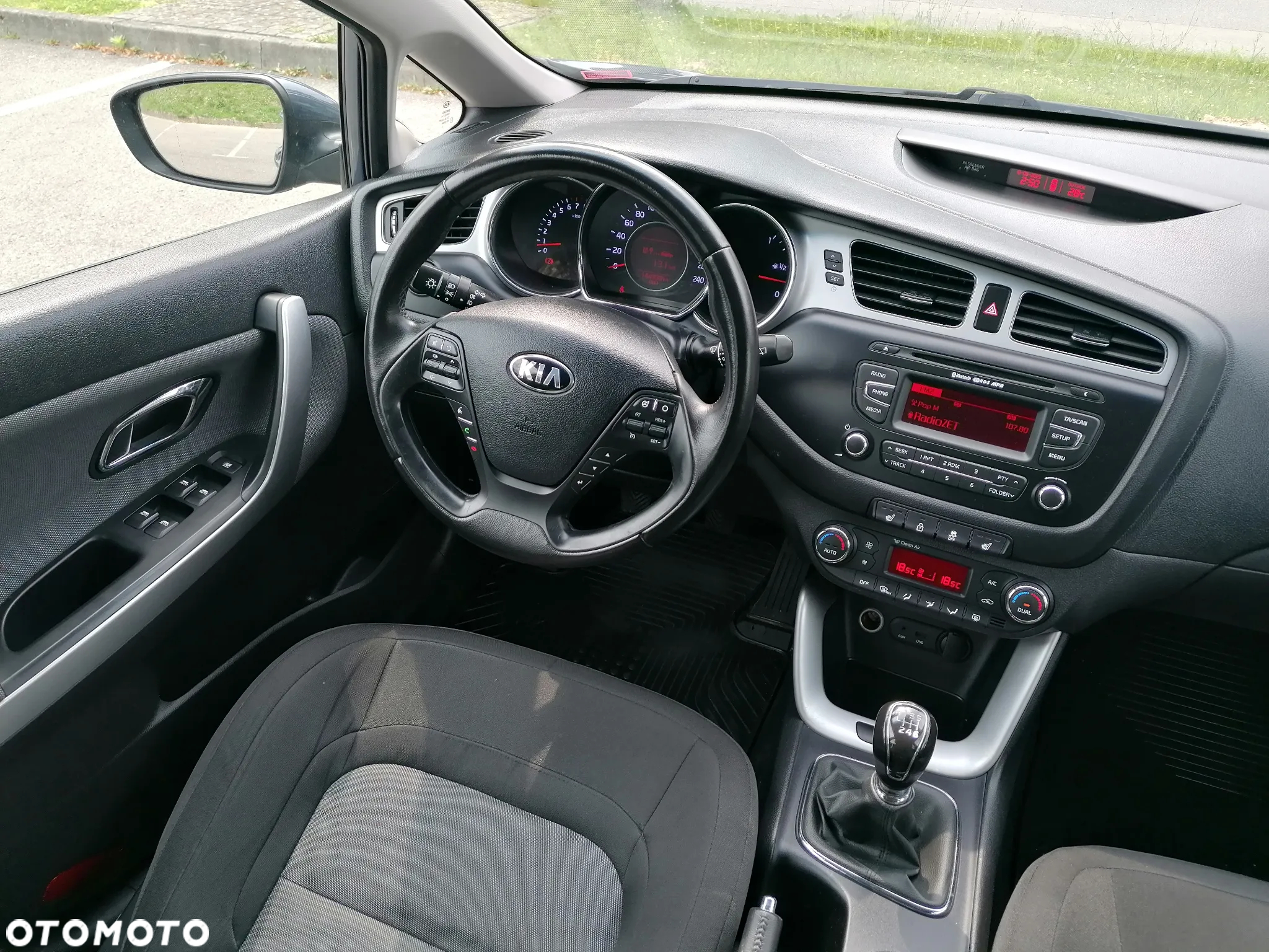 Kia Ceed 1.4 CVVT Dream Team Edition - 10