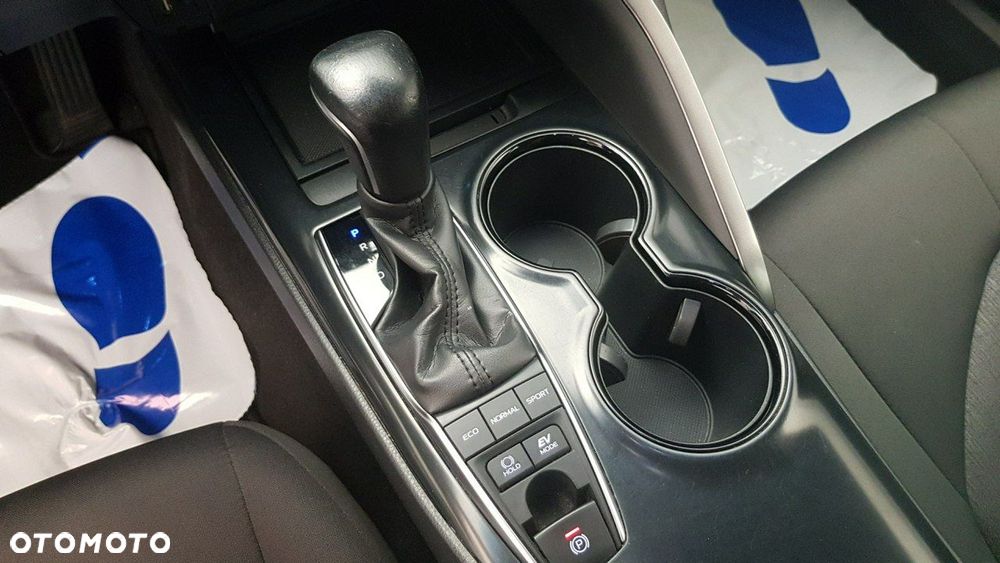 Toyota Camry - 26
