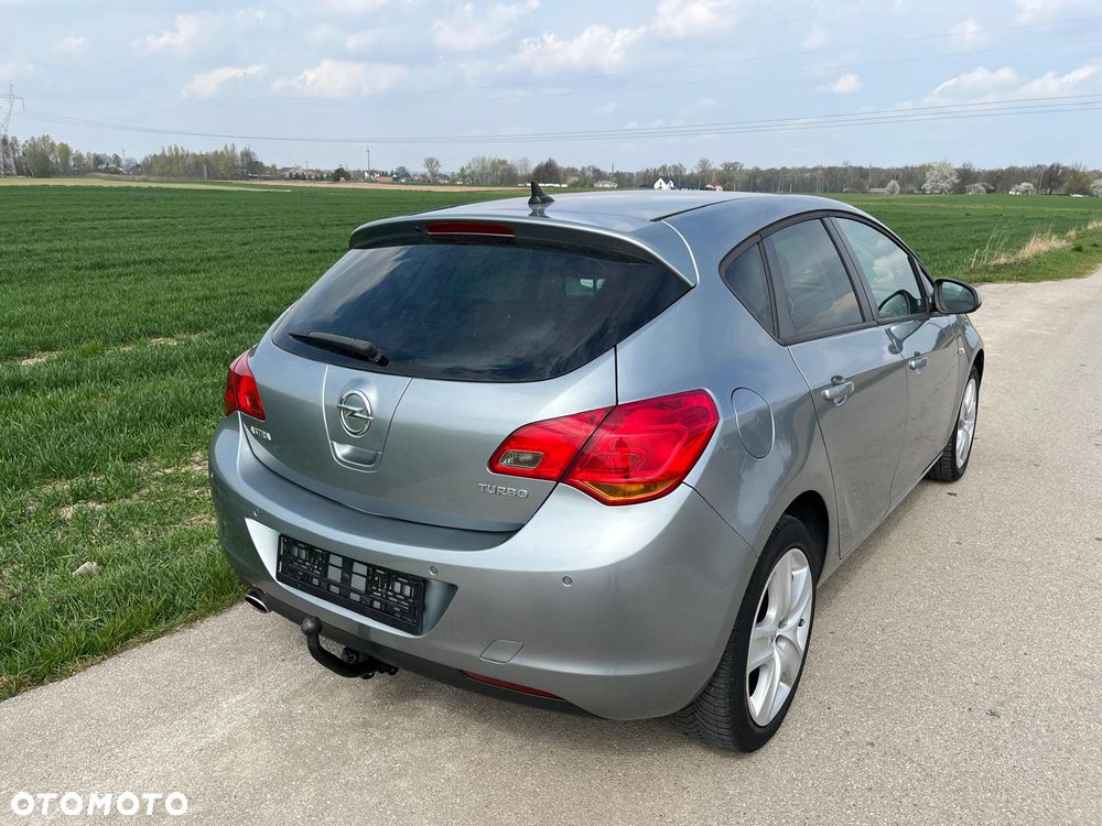 Opel Astra 1.4 T Cosmo - 11