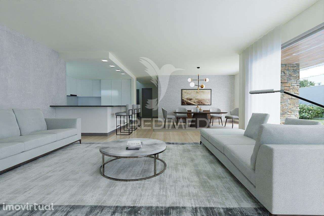 Moradia Independente T5 com Piscina Privada - Grande imagem: 4/40