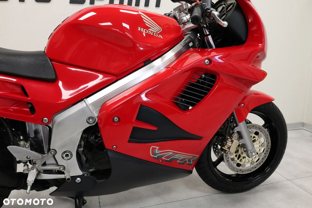 Honda VFR - 21