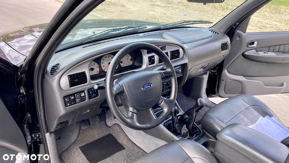 Ford Ranger XLT - 27