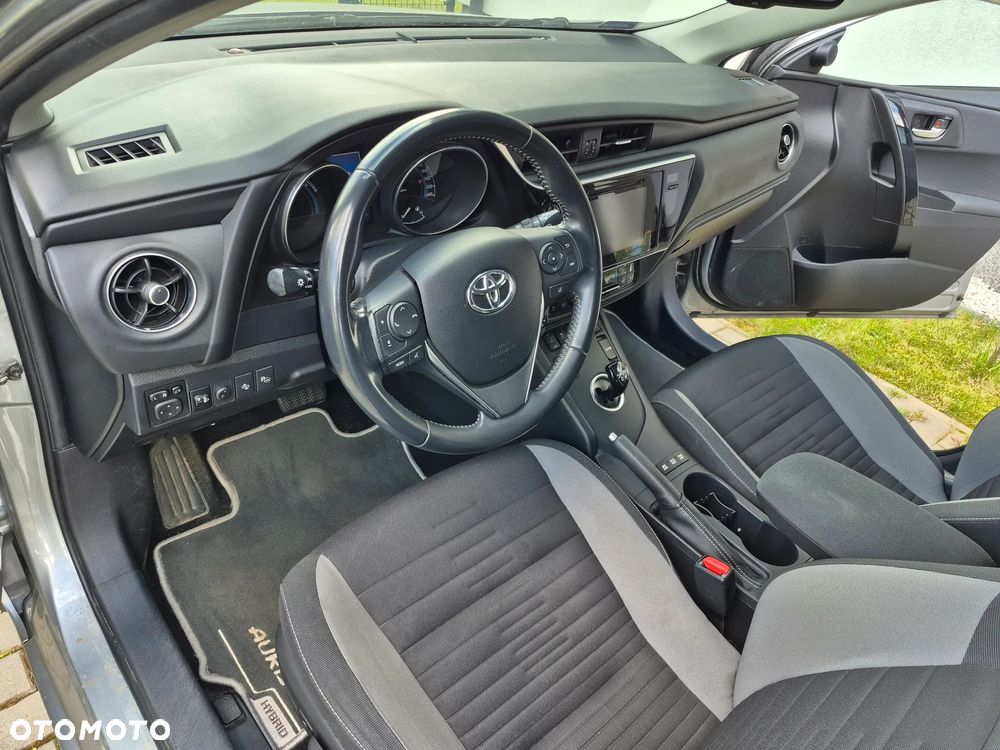 Toyota Auris Hybrid 135 Prestige - 10