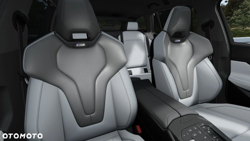 BMW M5 xDrive - 13