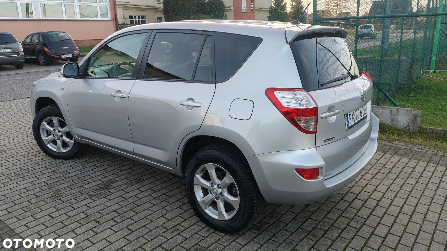 Toyota RAV4 - 4