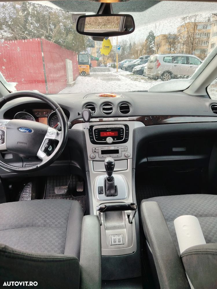 Ford Galaxy 2.0 TDCi DPF Aut. Ghia - 4