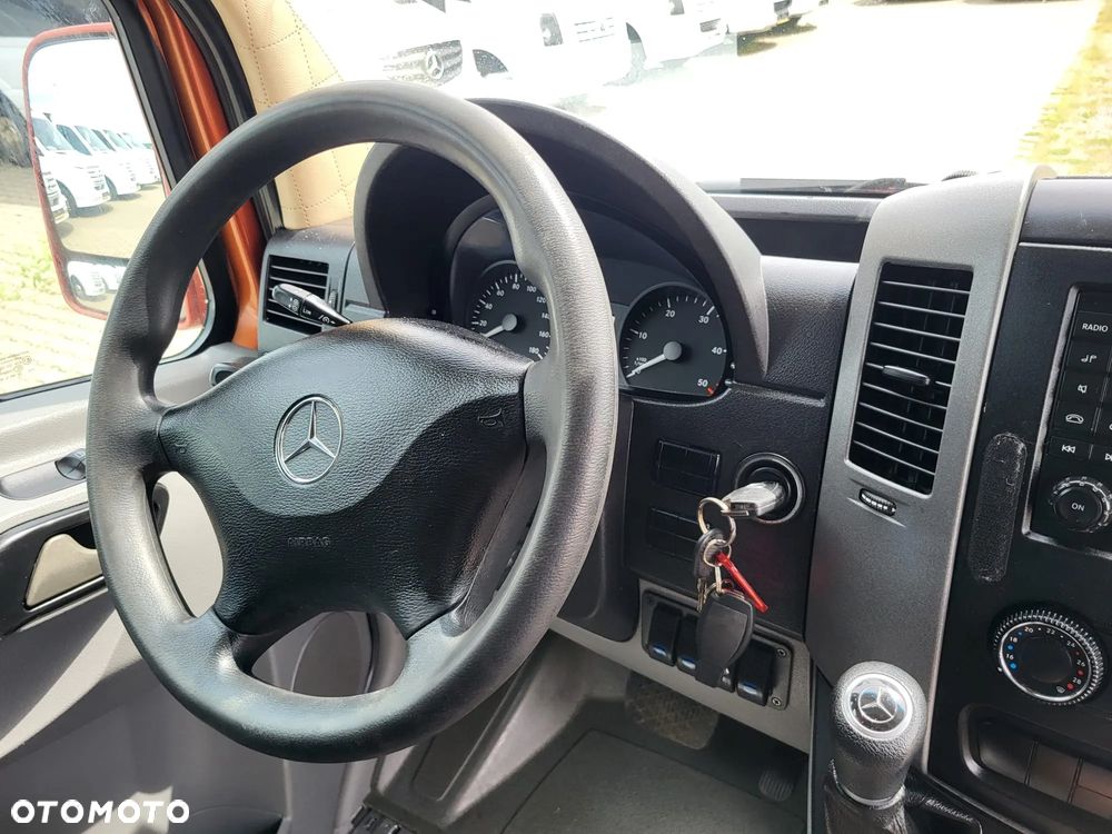 Mercedes-Benz Sprinter 519 CDI 24 miejsca + 3 stojące - 12