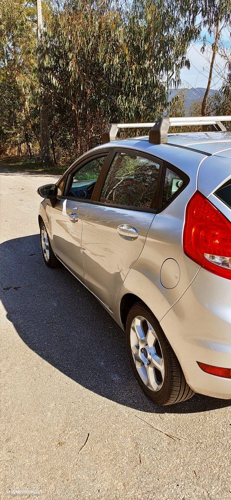 Ford Fiesta - 24