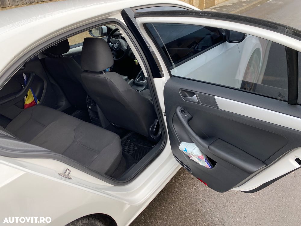 Volkswagen Jetta 1.6 TDI CR DPF Trendline - 6