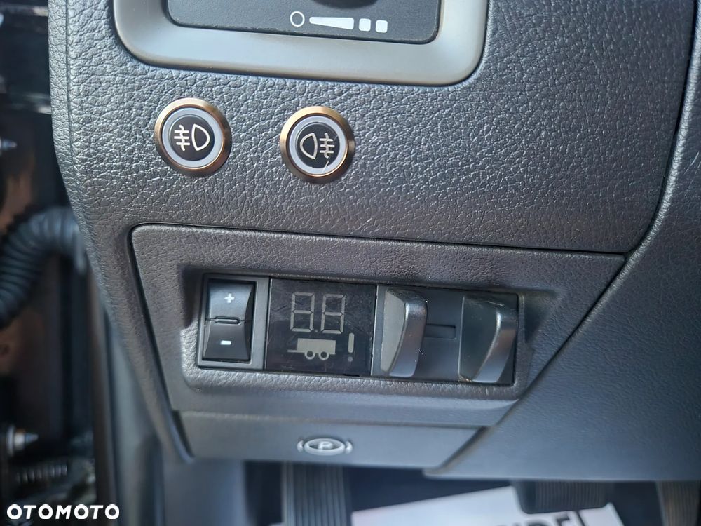 Dodge RAM 1500 5.7 4x4 - 30