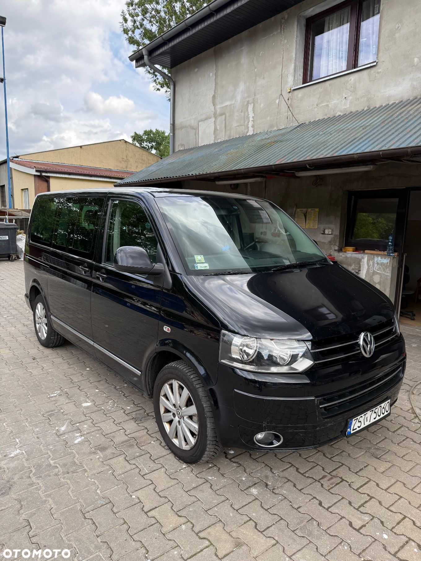 Volkswagen Multivan - 1