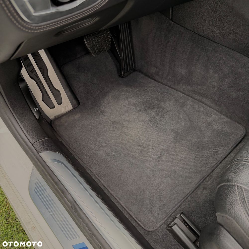 BMW Seria 7 740Li - 40