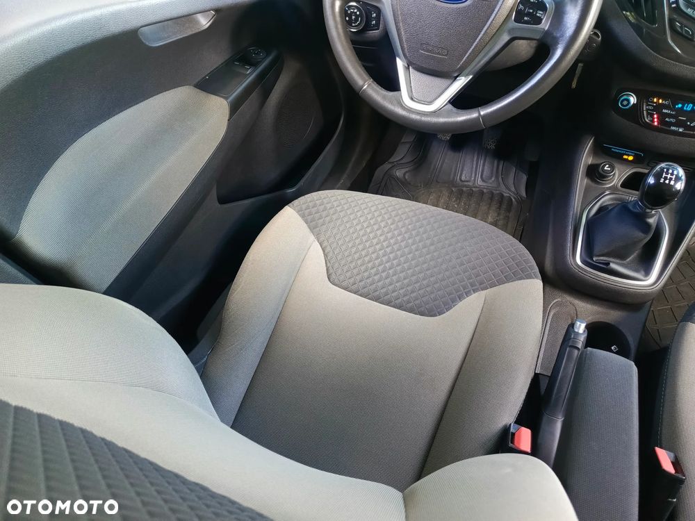Ford Tourneo Courier 1.0 EcoBoost Titanium - 30