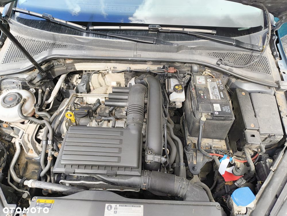 Volkswagen Golf 1.4 TSI BMT Comfortline - 13