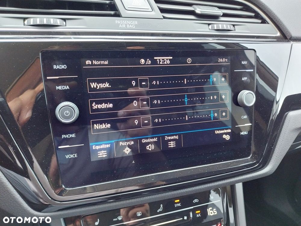 Volkswagen Touran - 24