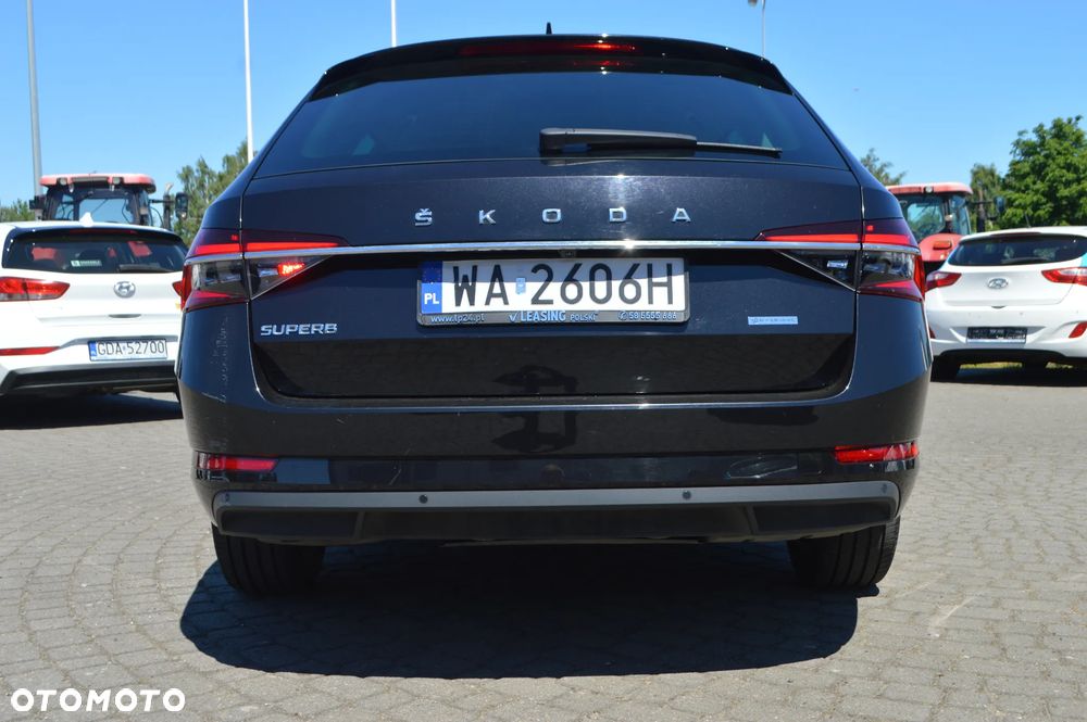 Skoda Superb 2.0 TDI SCR 4x4 Style DSG - 8