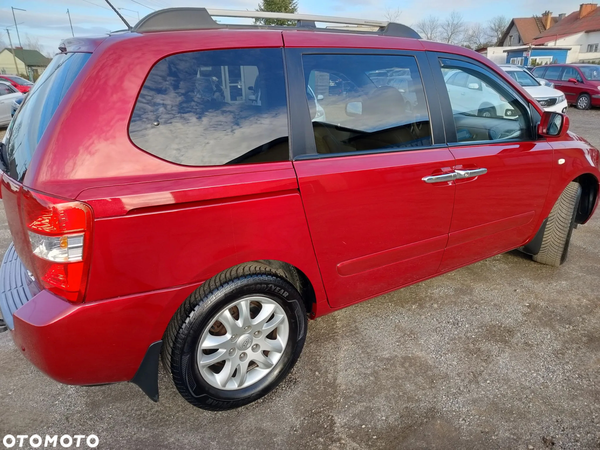 Kia Carnival - 7