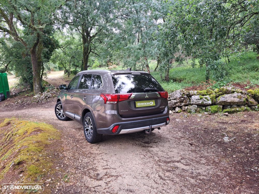 Mitsubishi Outlander 2.2 DI-D Intense - 40