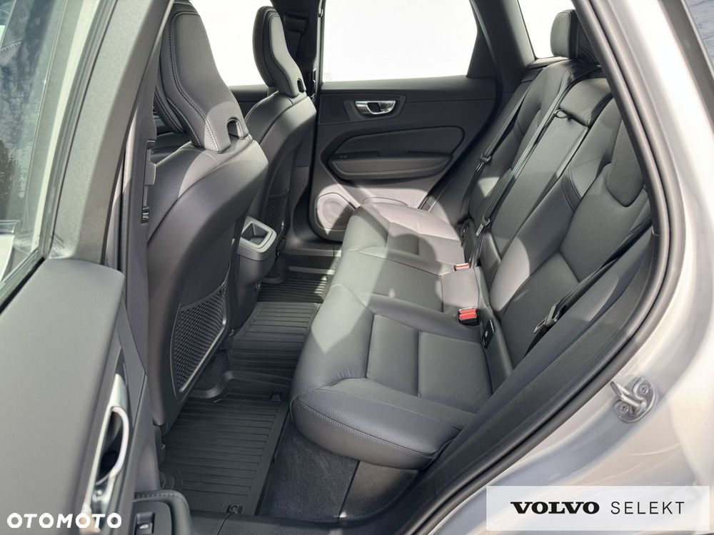 Volvo XC 60 B5 B AWD Plus Dark - 10