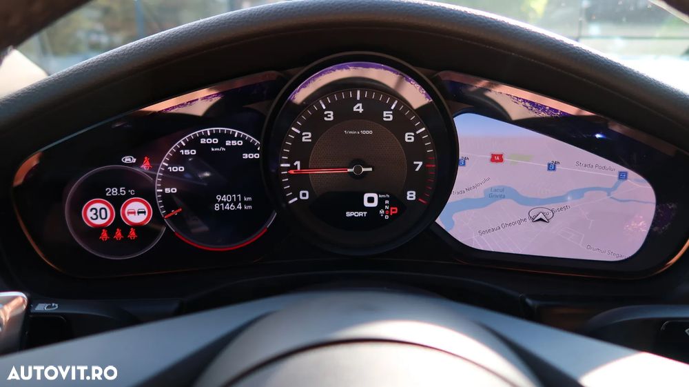 Porsche Panamera 4 Platinum Edition - 23