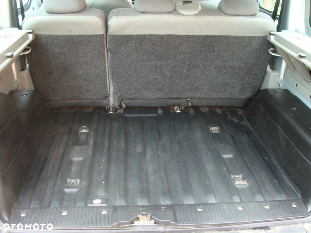 Renault Kangoo 1.2 16V Campus - 9
