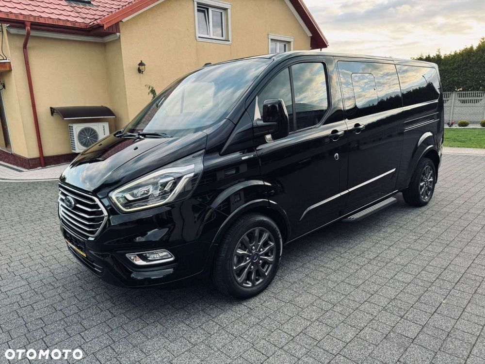 Ford Tourneo Custom - 31