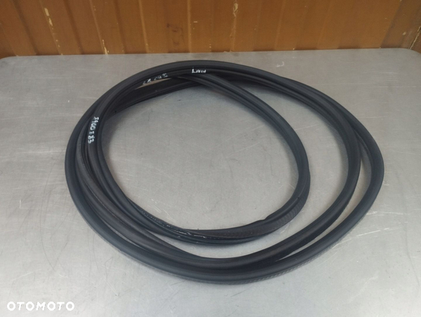 USZCZELKA KLAPY BAGAŻNIKA TYLNA BMW X3 E83 3400383