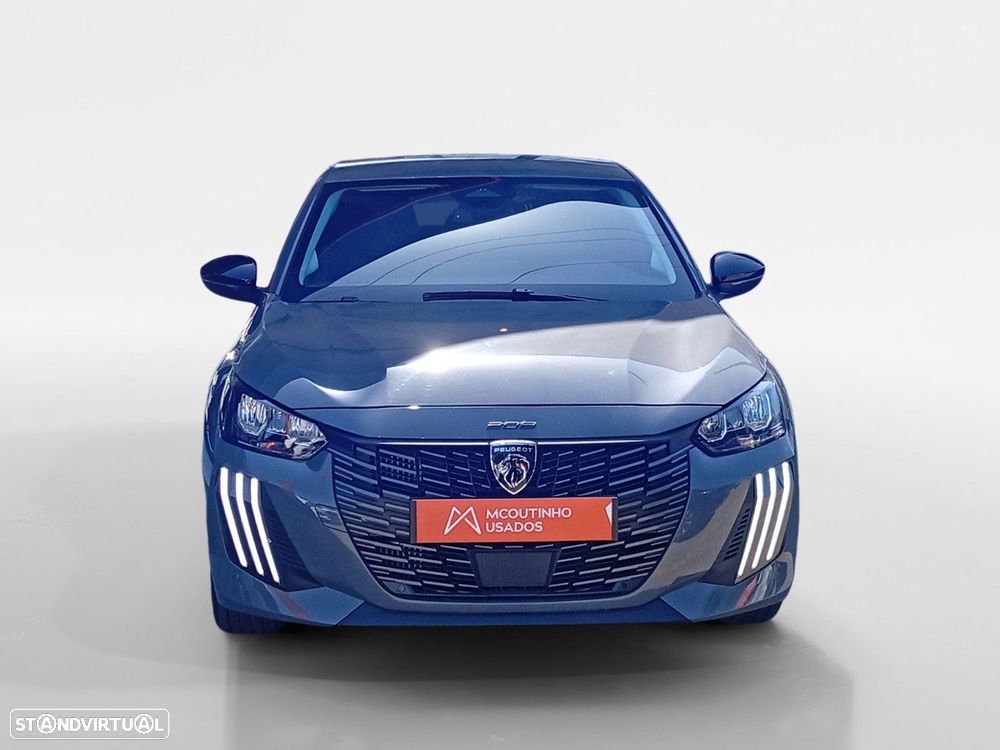 Peugeot 208 - 8